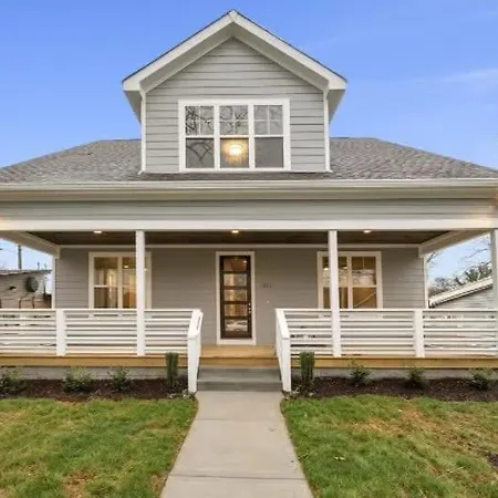 Private Single Family Luxury Hot Tub Holiday home *