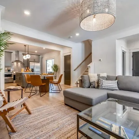 Holiday home Three Luxury Townhomes Near Five Points Nashville