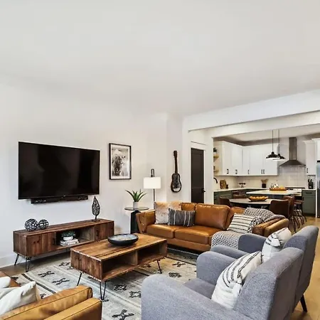 Three Luxury Townhomes Near Five Points Holiday home *