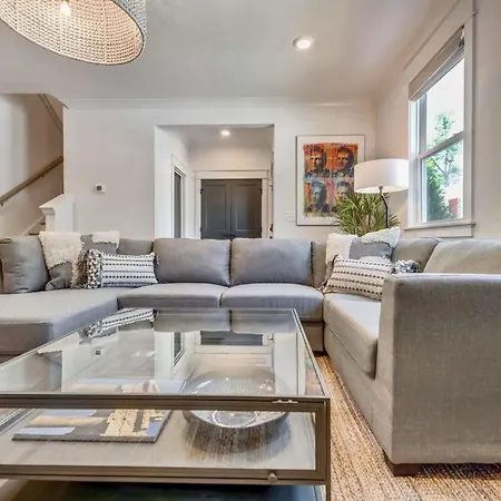Two Luxury Townhomes Near Five Points Holiday home Nashville