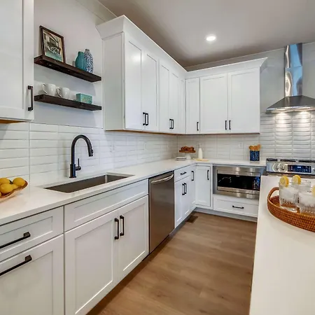 Two Beautiful Luxury Renovations Near Downtown *