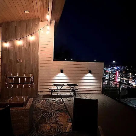Holiday home Fox N Fern - Rooftop Oasis With Fireplace - 4br - Berry Hill, 12 South, The Gulch, Belmont *