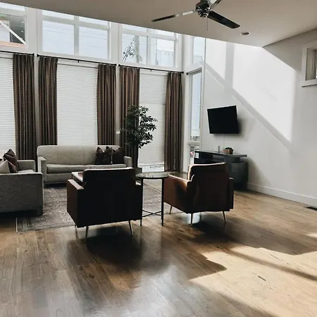 Holiday home Fox N Fern - Rooftop Oasis With Fireplace - 4br - Berry Hill, 12 South, The Gulch, Belmont *