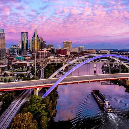 Holiday home Walk To Vanderbilt From The Commodore Just 10 Min To Broadway *