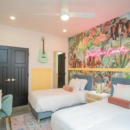 Holiday home Bohemian Chic Hot Tub Sleeps 12 *