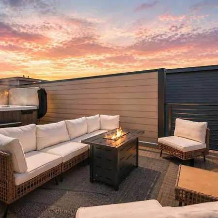 Holiday home Luxury Townhouse With Exclusive Rooftop Hot Tub Nashville