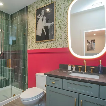 Bohemian Chic Hot Tub Sleeps 12 Holiday home Nashville