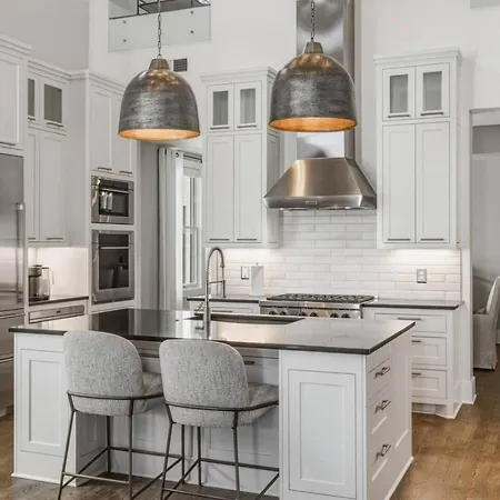 Germantown Stunner With A Skyline View Rooftop And Private Garage * Nashville