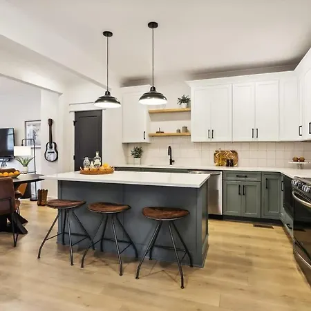 Beautiful Luxury Renovation Near Downtown Nashville