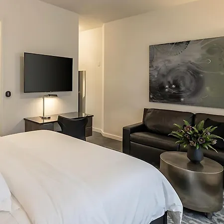 The 121 Hotel