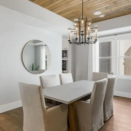 Germantown Stunner With A Skyline View Rooftop And Private Garage *