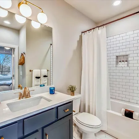 Holiday home Beautiful New Townhome Hot Tub *