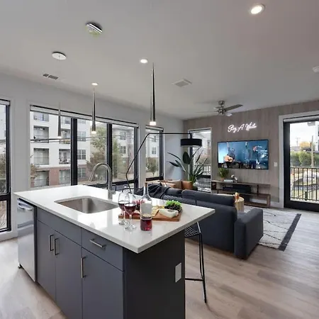 Holiday home Musica - 3 Units - Pool & Gym - Heart Of Midtown