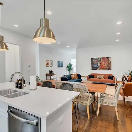 Stylish Townhome W Rooftop Views Near Broadway * Nashville