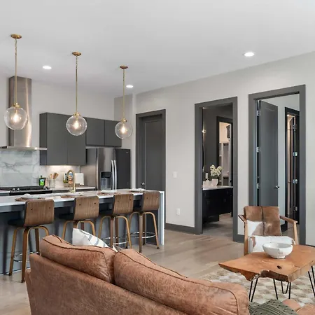 The Wild Rose House - Brand New - Skyline Views