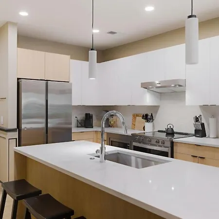 Holiday home With Pool Balcony And Garage Walk To Downtown Broadway Nashville