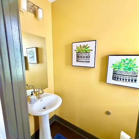Holiday home 10 Min To Broadway Honky Tonks Near Vandy And Tsu *