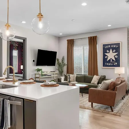 The Wild Rose House - Brand New - Skyline Views *