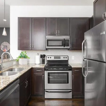 With Garage Parking - By Vanderbilt And Only 2 Miles To Downtown *