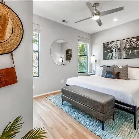 New Luxury Private Roof Deck Holiday home Nashville