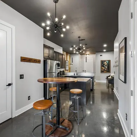 Music West End Retreat Near Vandy 10 Min To Broadway Holiday home Nashville