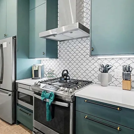 Holiday home Rooftop Rendezvous - Sleeps 12 Rooftop Near Dt *