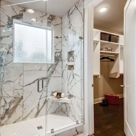 Private Single Family Luxury Hot Tub * Nashville