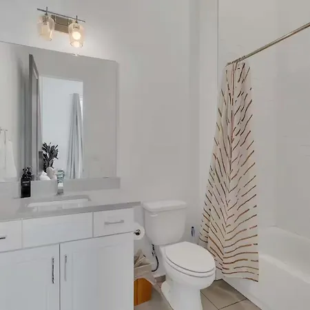 Stylish Townhome W Rooftop Views Near Broadway * Nashville