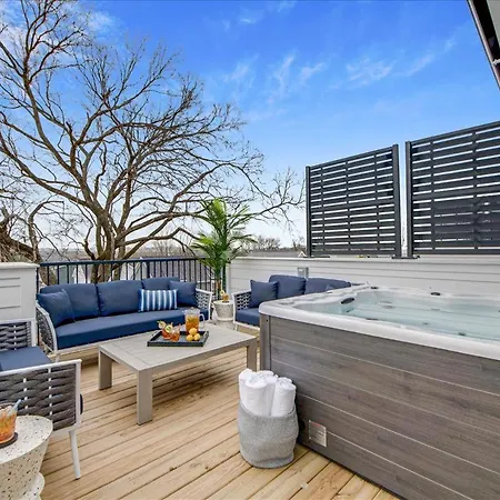 Beautiful New Townhome Hot Tub Holiday home Nashville