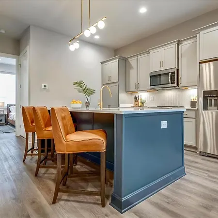 Niche Getaway Balcony Nashville