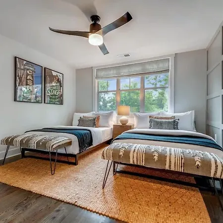 Private Single Family Luxury Hot Tub * Nashville
