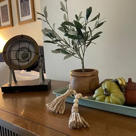 Charming In A Historic Quiet Haven Holiday home *