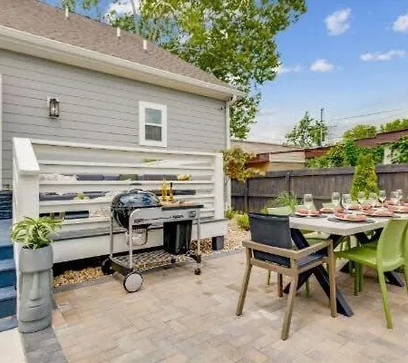 Private Single Family Luxury Hot Tub *