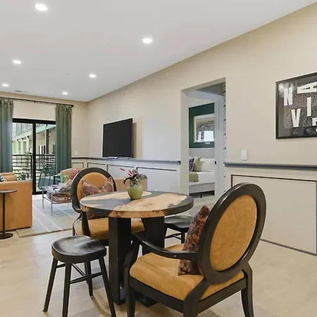 Holiday home With Pool Balcony And Garage Walk To Downtown Broadway Nashville
