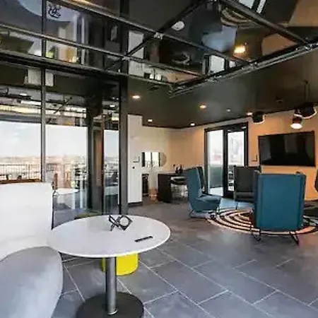 Modern For 6 With Rooftop & Gym Near Dt *