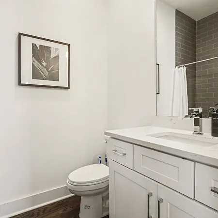 Chic Townhome X3 W Rooftop Views Near Broadway Holiday home *