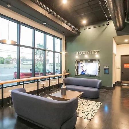 Modern For 6 With Rooftop & Gym Near Dt Nashville