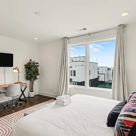 2 Stylish Townhomes W Rooftop Views Near Broadway * Nashville