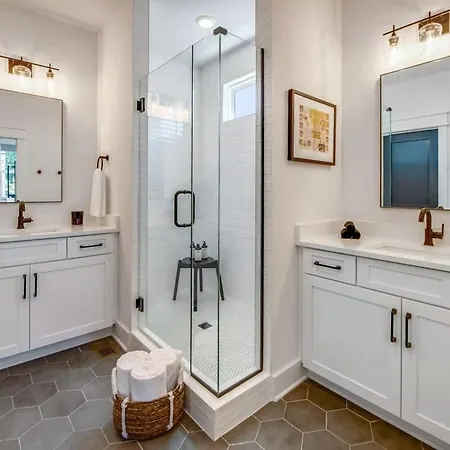 Holiday home Three Luxury Townhomes Near Five Points *
