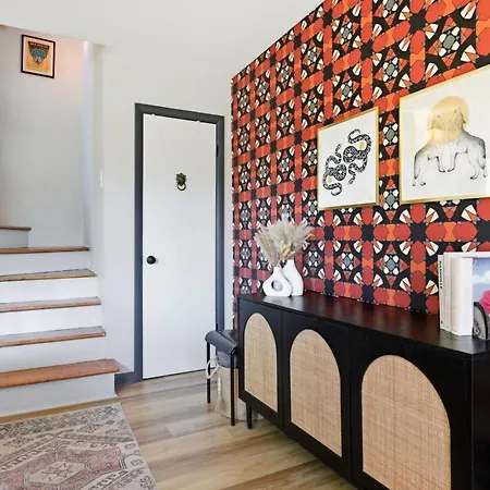 Amazing Backyard Only 2 Miles To Downtown With Sauna And Firepit Holiday home