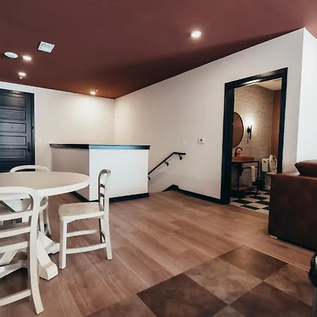 The Quinley Aparthotel