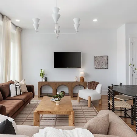 12 South With Rooftop Sauna And Wet Bar With 2 Car Garage Nashville