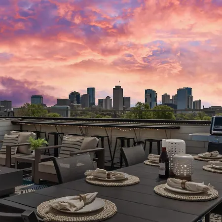 The Wild Rose House - Brand New - Skyline Views *