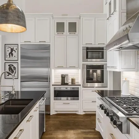 Germantown Stunner With A Skyline View Rooftop And Private Garage Holiday home Nashville