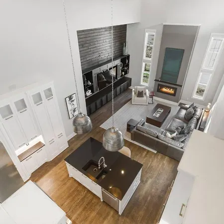 Holiday home Germantown Stunner With A Skyline View Rooftop And Private Garage