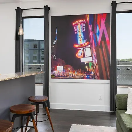 With Garage Parking - By Vanderbilt And Only 2 Miles To Downtown