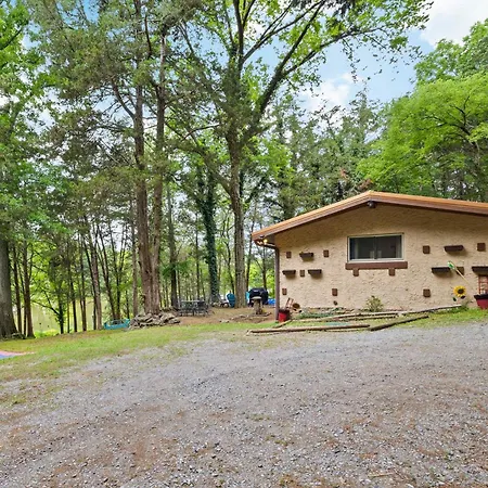 Cozy Waterfront With Fire Pit Holiday home Nashville