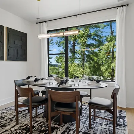 Luxury Townhouse With Exclusive Rooftop Hot Tub * Nashville