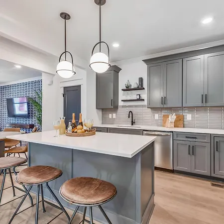 Modern Two Townhomes Close To Downtown Holiday home Nashville