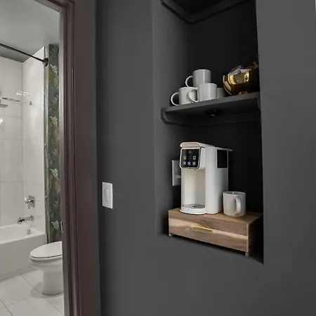 Horizon Signature * Nashville
